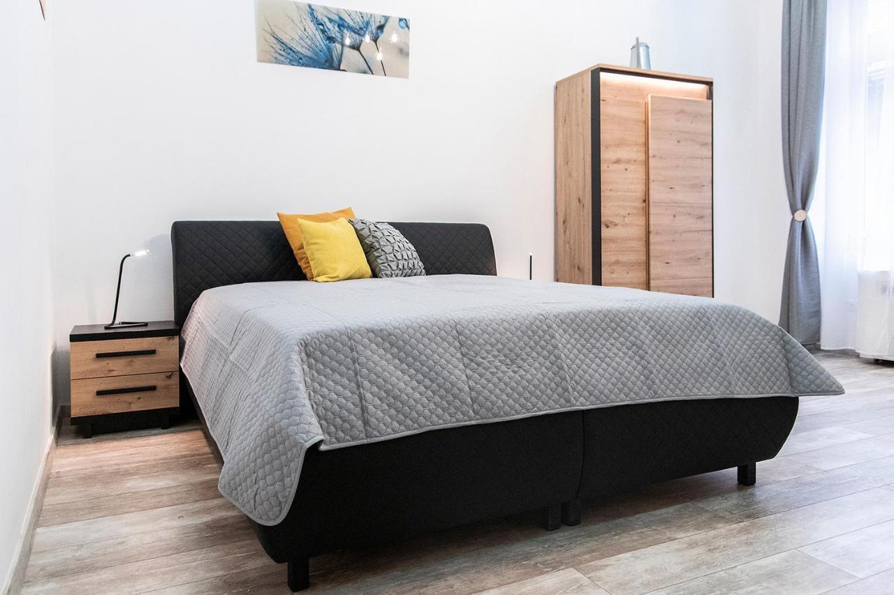 Astoria Tiny Apartment ブダペスト エクステリア 写真
